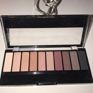 Wet n wild / Cover girl eyeshadow palette bundle